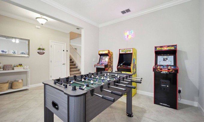 Riverview Maison | Tampa Private Home, Game Room, Theater Room & Close to attractions and beaches!