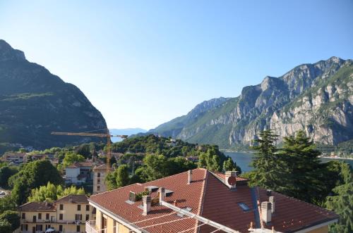 Malgrate Appartement | Top Floor Apartment 5 minutes walk to lake