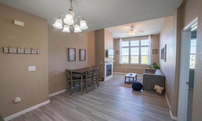 Cottonwood Maison | Top Floor Sanctuary at Dove Valley