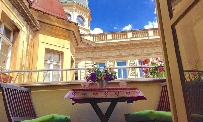 Mala Strana Appartement | Appartement de luxe 3 pièces avec balcon. Pont Charles à 2 min à pied!
