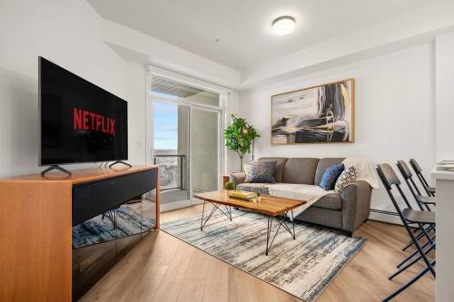 Springbank Hill Appartement | Top Rated Luxury Stay with Free Banff Access, BBQ, Netflix, Patio Dining, Sleeps 4