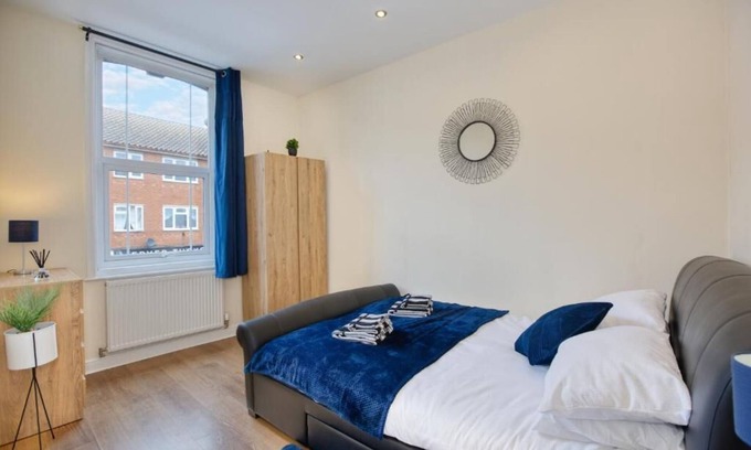 Bridgwater Maison | Top-Spec & Sublime - City Centre - Newbuild - 5*