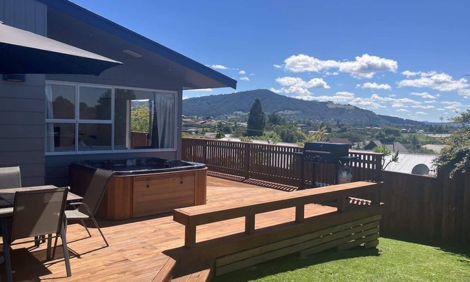 Springfield Maison | Top Spot Rotorua Summ