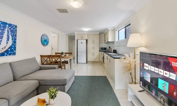 Robertson Maison | Top Value | Dual-Living Sleep 15 | Great Location