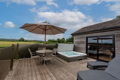 Cheddar Cabine | Tor Farm Lodges - Private Hot Tubs, Shared Seasonal Outdoor Pool, Dog Friendly