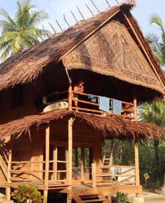 Pulau Masokut Cabine | Toro Simalatcat - Private all inclusive, Accom, Food, 2x daily surf trips, guide, barrels
