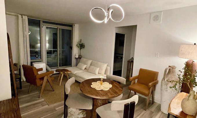Forest Hill South Appartement | Toronto 1 bed 1bath condo with 1 parking near Casa Loma closer to subway