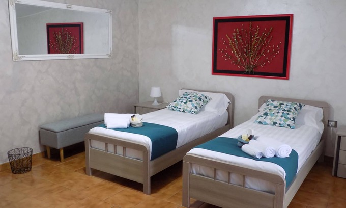 Atella Lit Et Petit-Déjeuner | TORRE SERENA B&B - Serene Room -