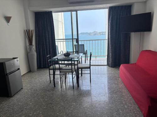 Club Deportivo Appartement | Torres gemelas - Suite equipada con vista a la bahía