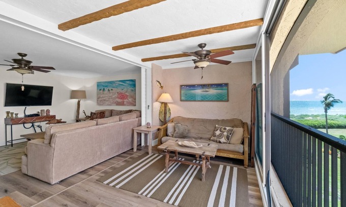 Siesta Key Copropriété | Tortuga – 2BR on Beach, Heated Pool & Sauna