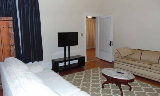 Anniston Appartement | Tosin's Apartment.