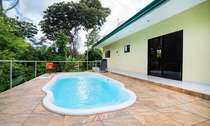 Parrita Maison | Toucan Villa - Belle maison avec une piscine dans la forêt tropicale avec WiFi