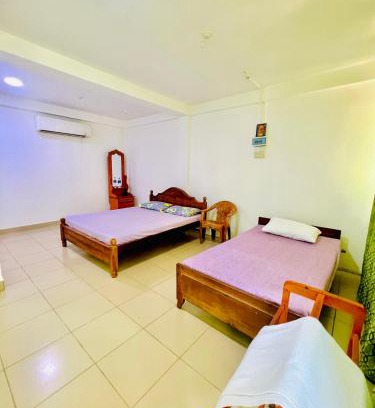 Seeduwa - Katunayake Hôtel | Touch Down Family Restaurant & hotel
