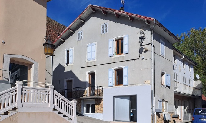 Saint-Geoire-en-Valdaine Appartement | Tourist accommodation