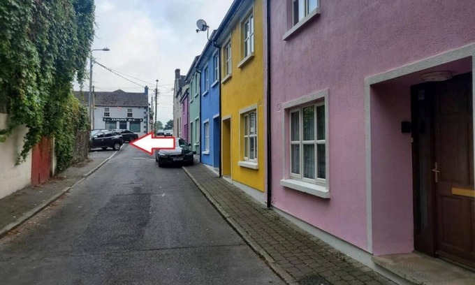 Muine Bheag Maison | Town Centre 2-bedroom house with WiFi in Muine Bheag