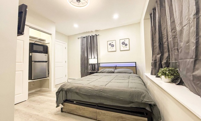 Newton Appartement | Town & Country Andover Studio Unit