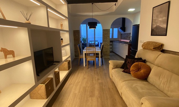L'Hospitalet de Llobregat Maison | Townhouse 20 minutes from the center of Barcelona