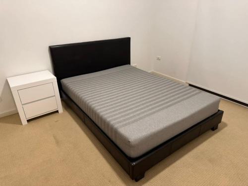 Capalaba Maison | Town house Room with Shared Bath