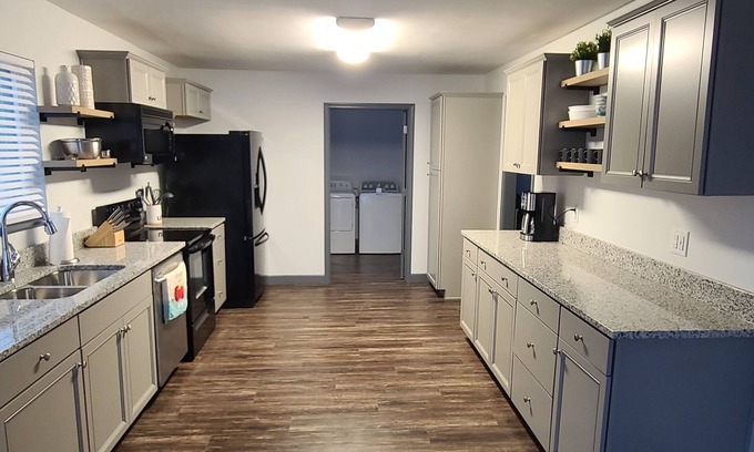 Westfield Maison | Towne and Out of Westfield - 5 min from Grand Park - 20 Min from Downtown Indy!