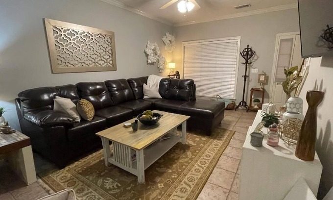 Oxford Maison | Townhome: 2 Bedrooms, 2.5 Baths, Close to Campus