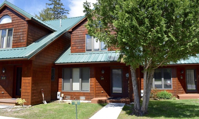 Inlet Maison | Maison de ville B4 - 4th Lake