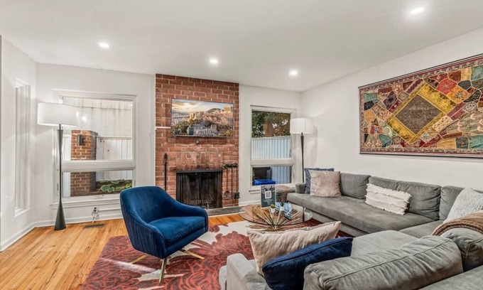 Fitler Square Maison | Townhome Patio Parking Hosted By StayRafa