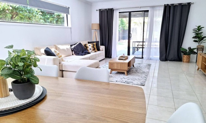 Shepparton South Maison | Townhouse on Greybox
