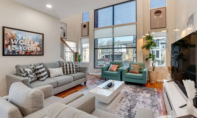 Newark Maison | Townhouse - Urban Living with Rooftop Deck!