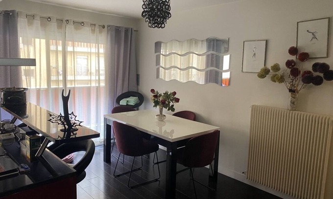 Roquebilliere Appartement | Idéal Ttes Commodités + Garage : Très Grand 2 pièces 2 couchages - Déco Moderne