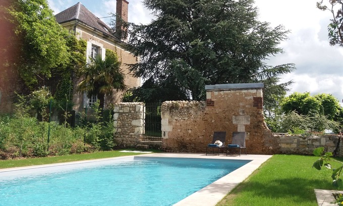 Ponce sur Le Loir Maison | Très jolie maison ancienne, très confortable, dominant la vallée du Loir.