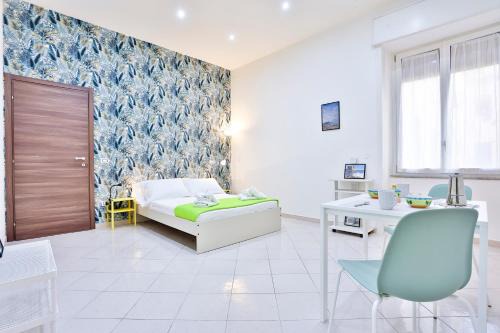 Vasto Appartement | Track Station Studio Apartment - with Netflix