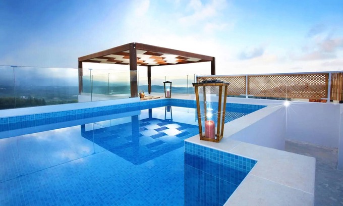 Filaki Villa | Villa 4brd traditionnelle récemment restaurée avec une vue imprenable, piscine sur le toit, salle de gym, barbecue!