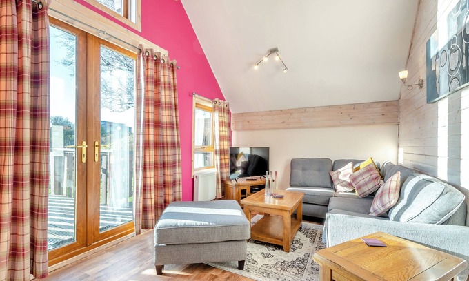 Dumfries Chalet De Ski | Traditional country style A-frame lodge.