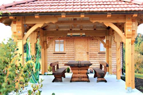 Breznik Plesivicki Maison | Traditional Croatian Cabins