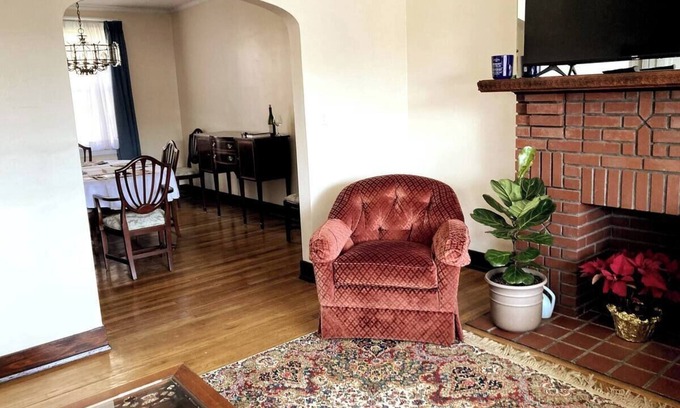 Forest Hills Maison | Traditional decor, 2+Br, 2Ba, Off St pkg, US OPEN