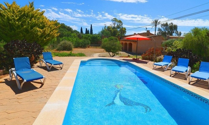 Es Llombards Villa | Finca traditionnelle avec vue sur la campagne, piscine privée, proche des plages et à 300 m de Es Llombards!