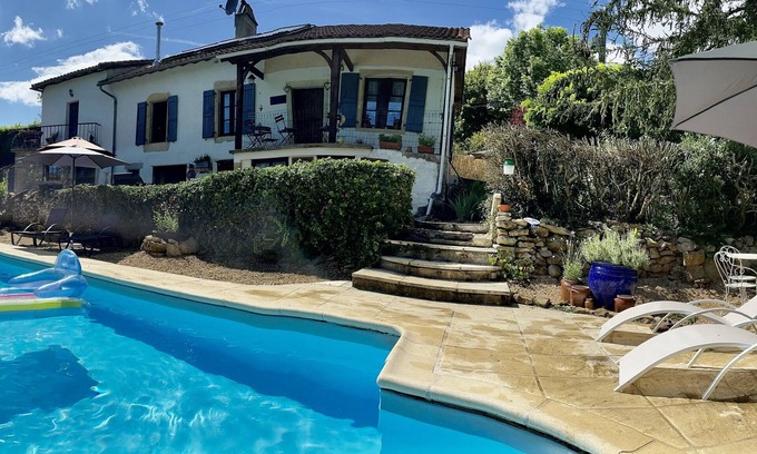 Caylus Cottage | Maison traditionnelle française avec piscine privée et jardins.