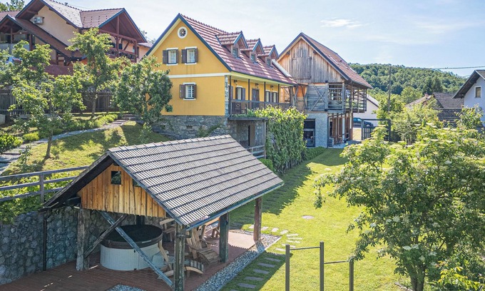 Semic Maison | Traditional House Kal With Whirlpool, Semič, Slovenia