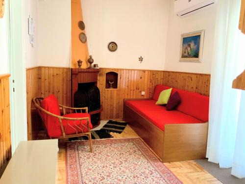 Grevena Appartement | Traditional penthouse with mountain view