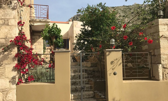 Ierapetra Maison | Maison traditionnelle spacieuse en pierre dans un petit village