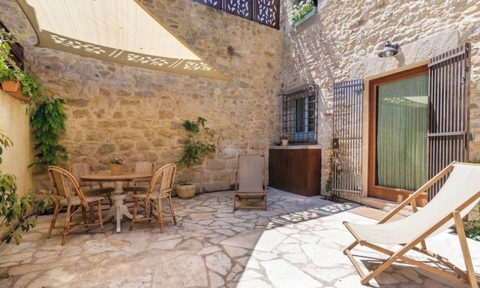 Peratallada Maison | Traditional stone house in Peratallada