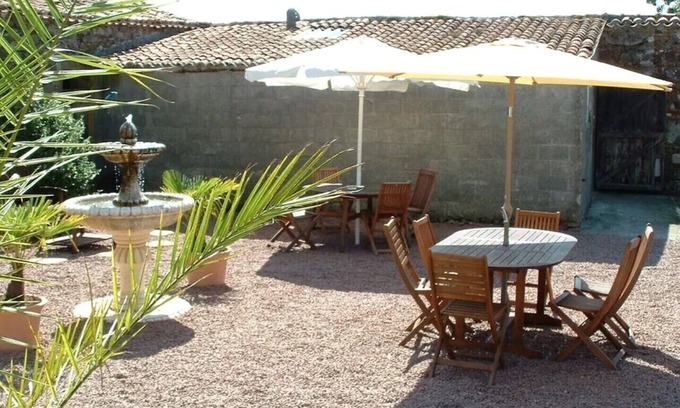 Monsireigne Autre | Traditional Vendeen Farmhouse incorporating 3 gites. Family-friendly.