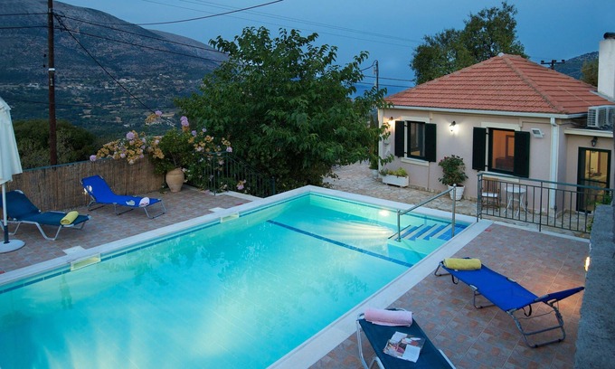 Makriotika Villa | Villa Avisania à proximité de Agia Efimia, piscine privée, vue magnifique sur la mer, zone rurale
