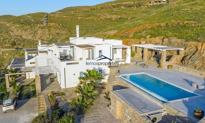 Kea Villa | Villa traditionnelle avec vue sur la mer et piscine, idéale pour les grandes familles