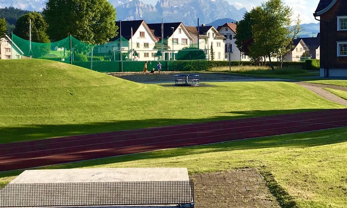 Gais Appartement | Traditionelle Appenzeller Wohnung mit Garten und Spielplatz