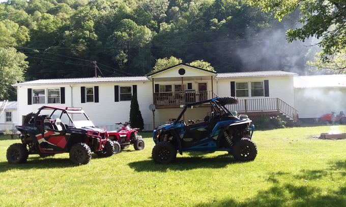 Northfork Maison | Trail Side Inn 4 bed 2 bath with trail access to 4 Hatfield-McCOY trails system