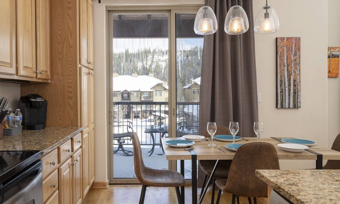 Winter Park Copropriété | Trailhead Lodge One Bedroom 801 Condo by RedAwning