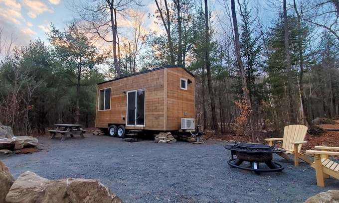 Dorchester Appartement | Trailside Stays - Tiny House in the Woods-Escape to Nature. Robin