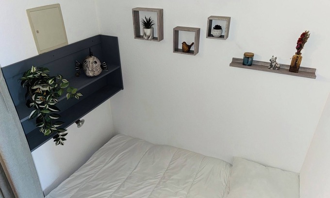 Canet-Plage Appartement | Tranquil 2 bedroom apartment in Canet-en-Roussillon WiFi, AC, sea view terrace