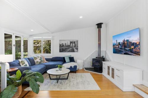 Bardon Maison | Tranquil 2-Bed Family Home with Deck Among Trees